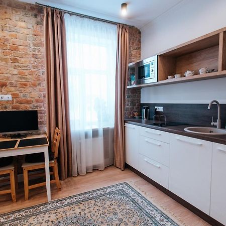 Stylish Latvian-Style Studio Apartment Near City Center, Parks, Cafes & Public Transit Riga Exterior photo
